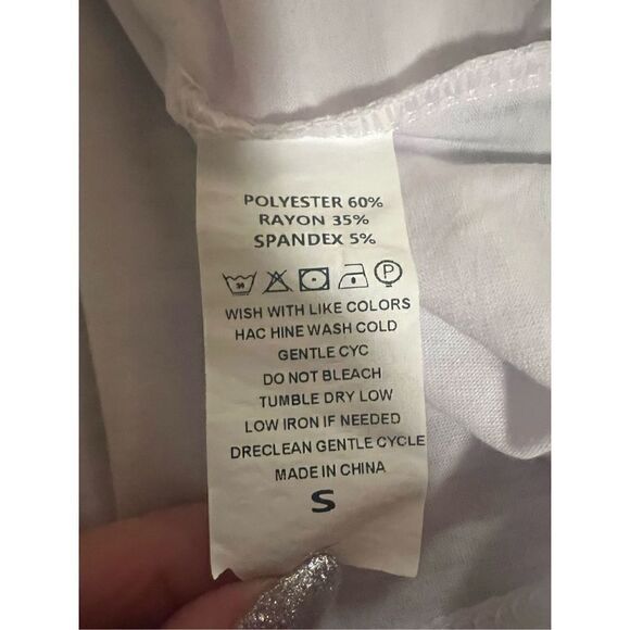 V Neck Cap sleeveless tee size small - Picture 3 of 3